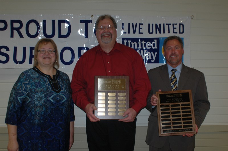 United Way of Kosciusko County held its annual meeting Tuesday in Warsaw. Last year, United Way raised $2,043,412. Two awards were also given and the new campaign chairman was announced. Pictured, from left, are Nora Macon, the new campaign chairman, of Maple Leaf Farms, Milford; Randy Polston, Key Leader of the Year; and Everett Nifong, Volunteer of the Year. (Photo by Phoebe Muthart)