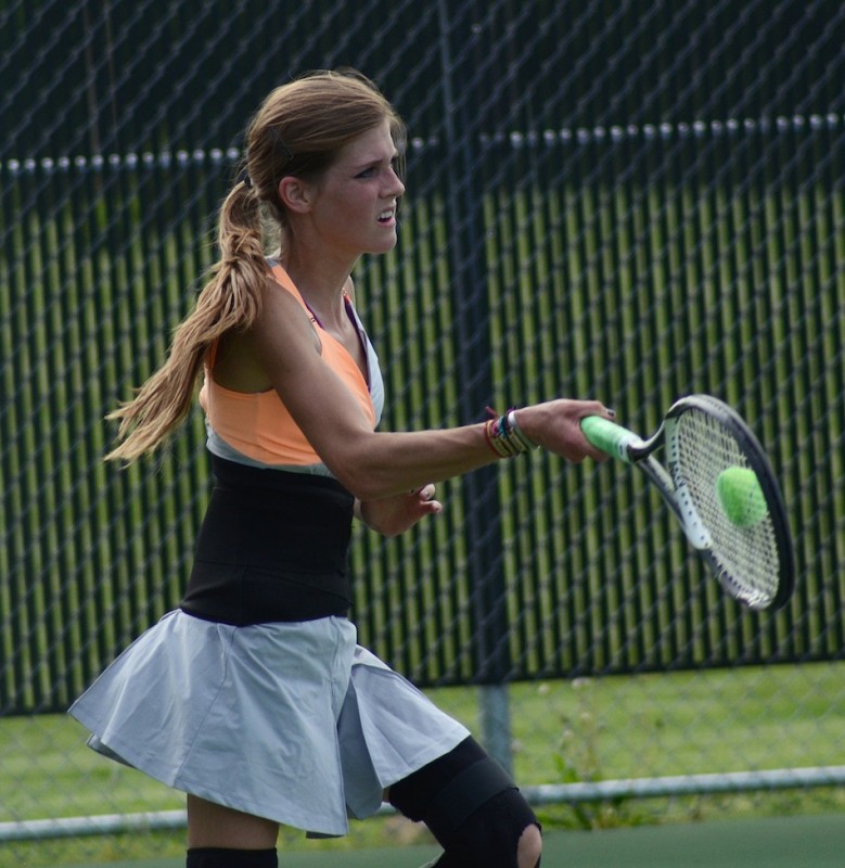 Senior Lindsay Sciarra capped her prep career with a win at No. 3 singles for the Tigers Tuesday night.