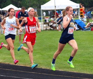 Warsaw's Sarah Ray heads to a ninth place finish in the 3,200 Saturday.