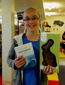 Gloria Slabaugh wins the “ Book in a Jar” contest in the Childrens Department during National Library Week.  (Photo provided)