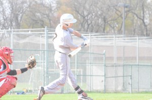 Justin Oberlin takes a cut for the Tigers.