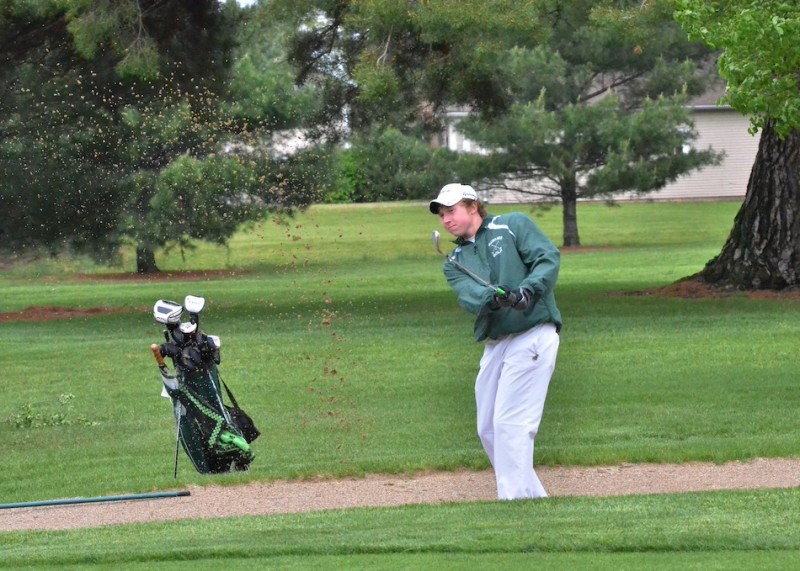 Jeffrey Moore decided it was too cold to stay at the beach much longer on Thursday night. Moore led all golfers with a 34. (Photos by Nick Goralczyk)