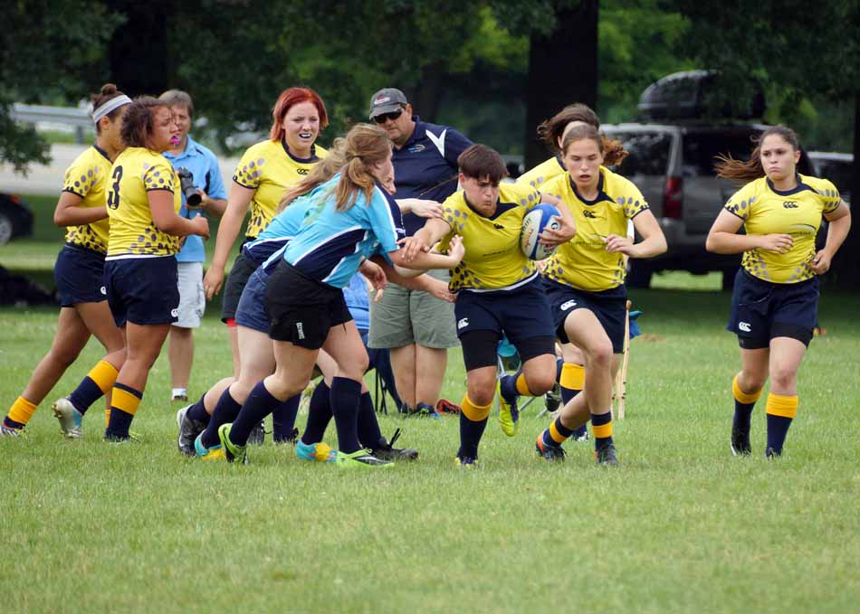 Mikaela Tills of the Rugby Indiana squad makes her way to a try against New York West.