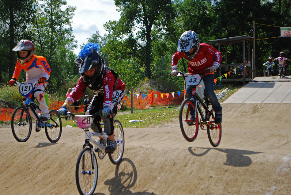 Riders take off during the State Races at Hire Park. (Photos by Lasting Memories Photography and K2B Photography)