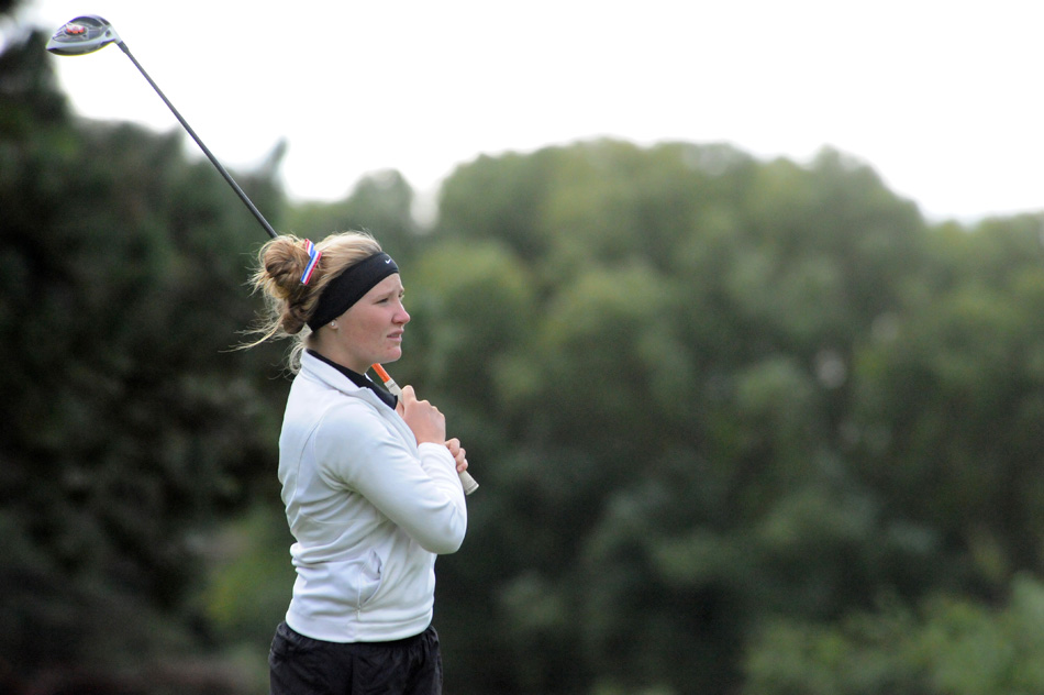 Plymouth's Randi Dunn will take a swing at a state berth after qualifying for the regional as an individual.