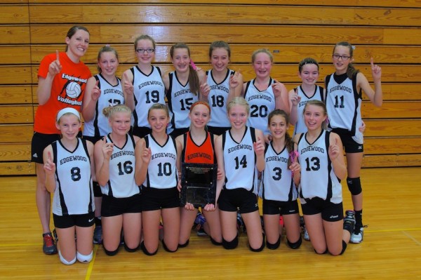 The Edgewood Middle School 7th grade volleyball team went undefeated this season (Photo provided by James Schmidt)