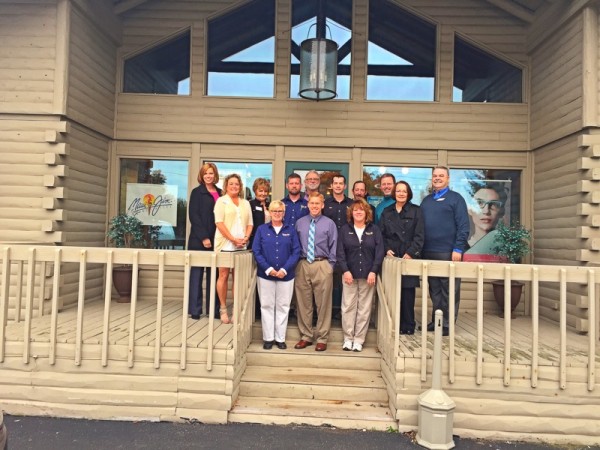 Front Row L to R: Pat Lockridge, Dr. Jason Rich, Shelly Aker, all with The Spectacle Shoppe Back row L to R: Renea Salyer, Kosciusko Chamber VP Member Relations; Tina Goon, Kosciusko Chamber Ambassador, Lake Area Promotions; Becky Plummer, Kosciusko Chamber Ambassador, Staffmark; Jason Stahly, The Spectacle Shoppe; David Taylor, Kosciusko Chamber Ambassador, Blue Pearl Antiques; Ben Coble, The Spectacle Shoppe; Mike Stahly, The Spectacle Shoppe; Michael Suhany, Kosciusko Chamber Ambassador, Michael Suhany – PMG Health Insurance Advisors; Jan Orban, Kosciusko Chamber Ambassador, Brian Peterson Group; Chris Mahan, Kosciusko Chamber Ambassador, Mahan 9 Group