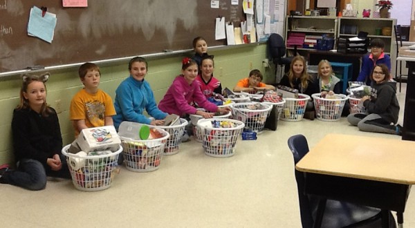 Pierceton Elementary fifth graders and their teachers with filled baskets.