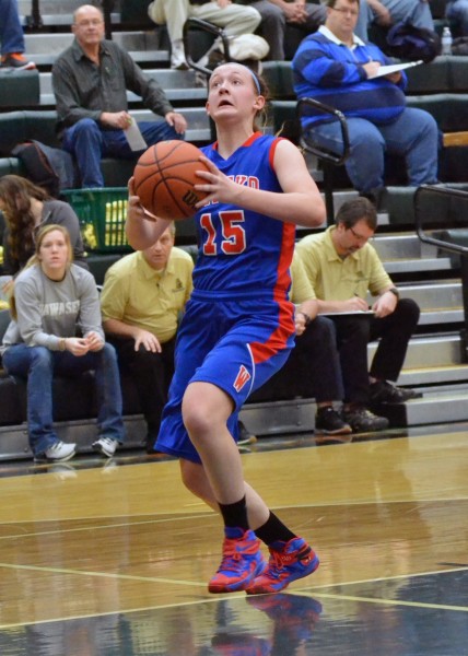 Aly Reiff brakes away for an easy two.