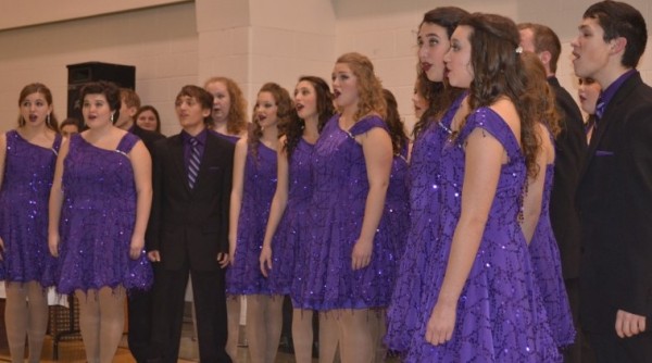 Wawasee High School’s show choir, Vocal Motion, performed at the Syracuse-Wawasee Chamber of Commerce’s annual awards banquet. The group sang and danced to four songs during dinner.