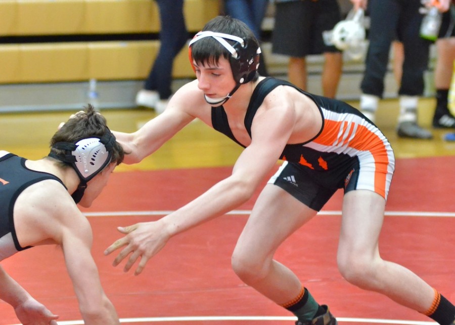 Kyle Hatch makes a move in his semi-final match at last weekend's sectional. (File Photos by Nick Goralczyk)