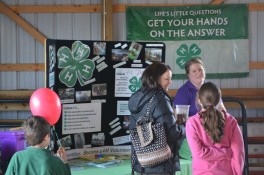 Taste-of-Ag-Kosciusko-County-2015-4-H-booth