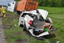 Accident-Silveus-Crossing-Warsaw-May-18-2015-2