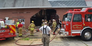 truck-into-building-US-30-Pierceton-May-15-2015-3