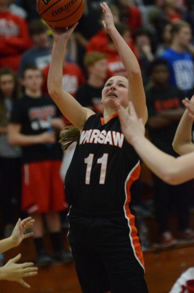 Mariah Rivera goes up for a lay up for the Tigers.