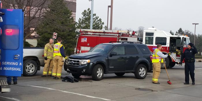 Crews respond to an accident on Detroit Street, Warsaw. (Photo by Amanda McFarland)