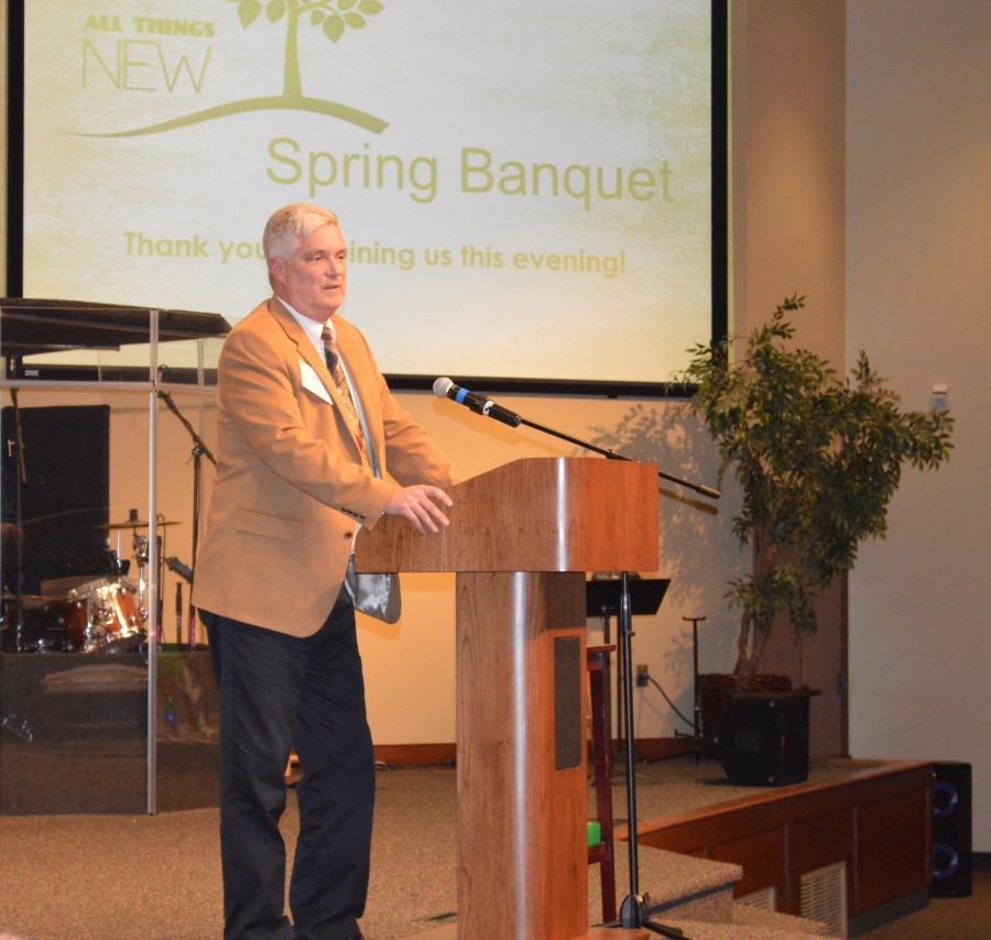 Bill Fawley speaks at All Things New spring banquet.