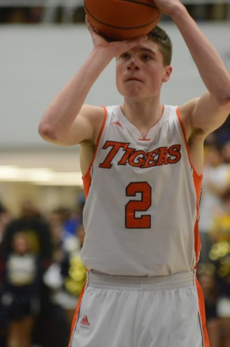 Kyle Mangas popped in 28 points for the Tigers.