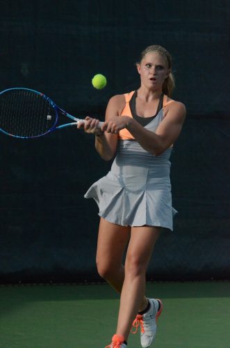 Liza Lewis posted a huge win at No. 1 singles.