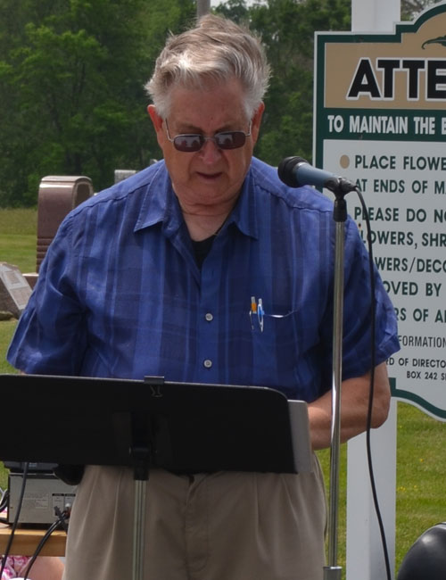 Pastor Kent Harting gives a brief message about Memorial Day.