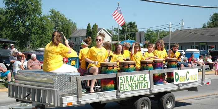 Syracuse Elementary displaying their musical skills during the 2016 North Webster Mermaid Festival Parade.