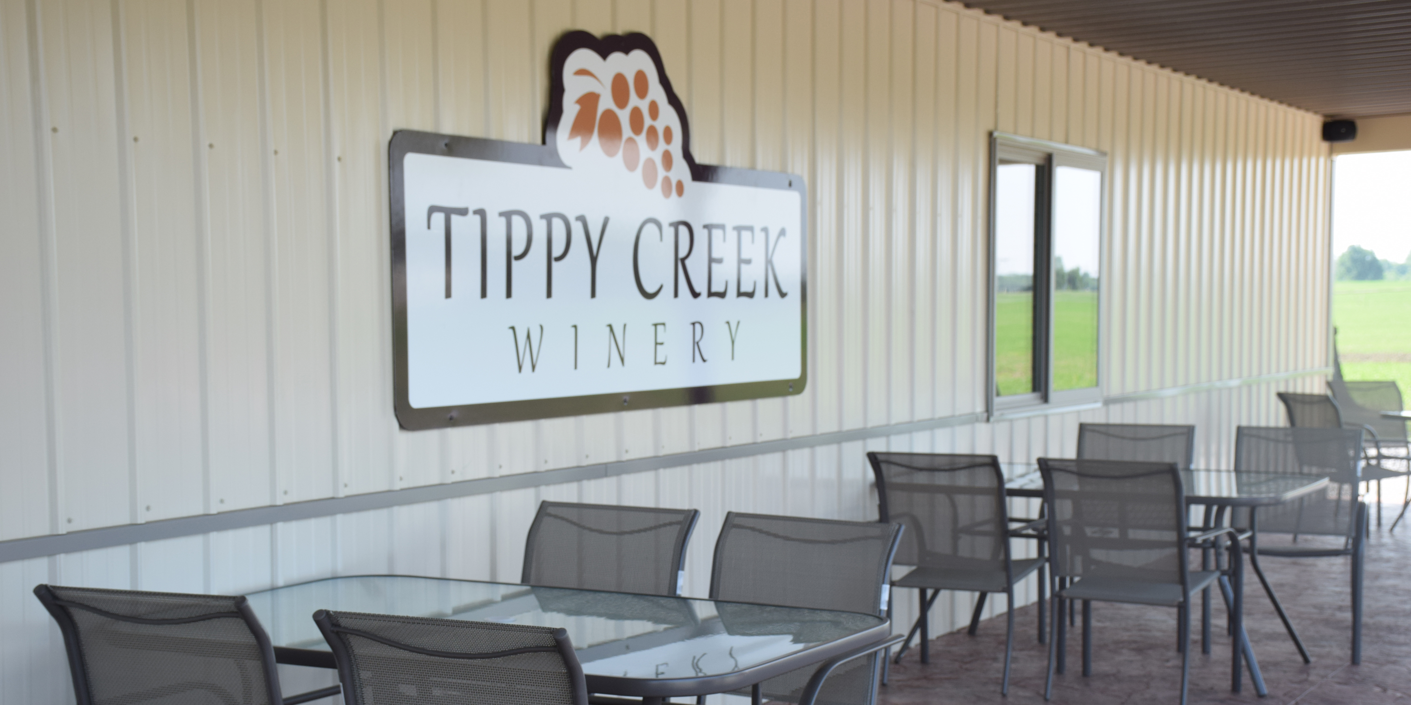 The outside of Tippy Creek Winery offers outdoor seating for those who want to enjoy the weather with their wine. (Photos by Maggie Kenworthy)