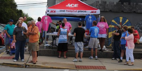 Crowds browse the Dixie Day vendors. (Photo provided)