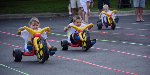 Addison Shepherd takes the lead over Clark Patterson during the Big Wheel Race. (Photos by Maggie Kenworthy)