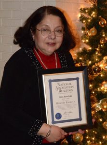 Niki Pawlicki receives the National Association of Realtors Emeritus Member Award
