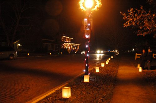 1300 lanterns lined the brick streets of Leesburg, creating a Christmas Candaleria. (Photo by David Hazledine)