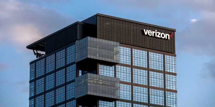 Verizon Reduces Non-Union Workforce 20% Amid Restructuring