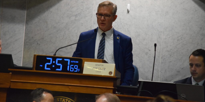 Bipartisan Vote Moves Indiana Student Electronics Ban To Full Senate